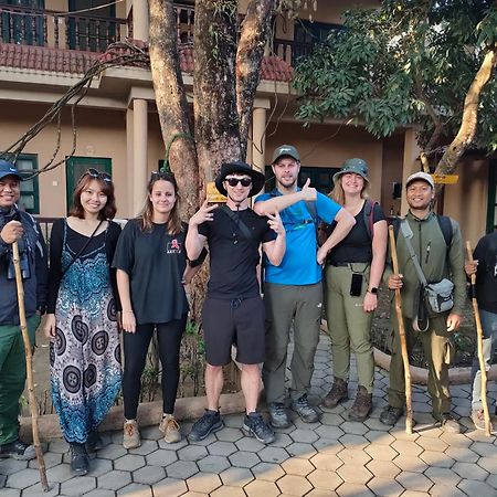 Wild Horizons Guest House Sauraha Exterior photo