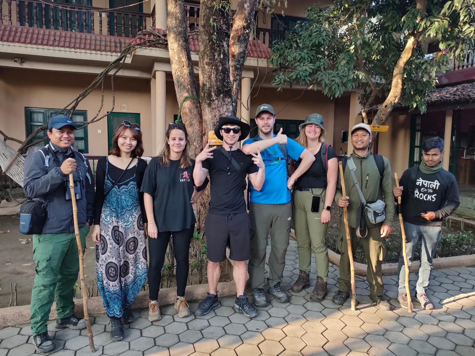 Wild Horizons Guest House Sauraha Exterior photo